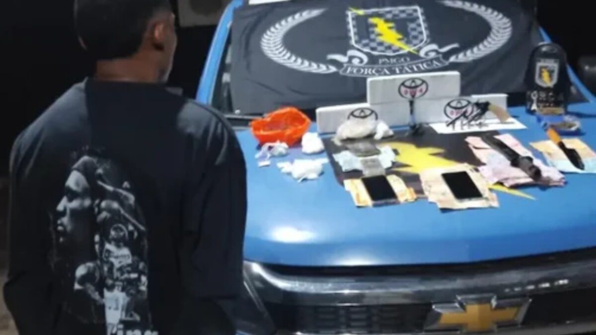 Homem atira na cabeça da namorada por ciúmes e é preso com drogas em Goiânia (Foto: Divulgação/Polícia Militar)