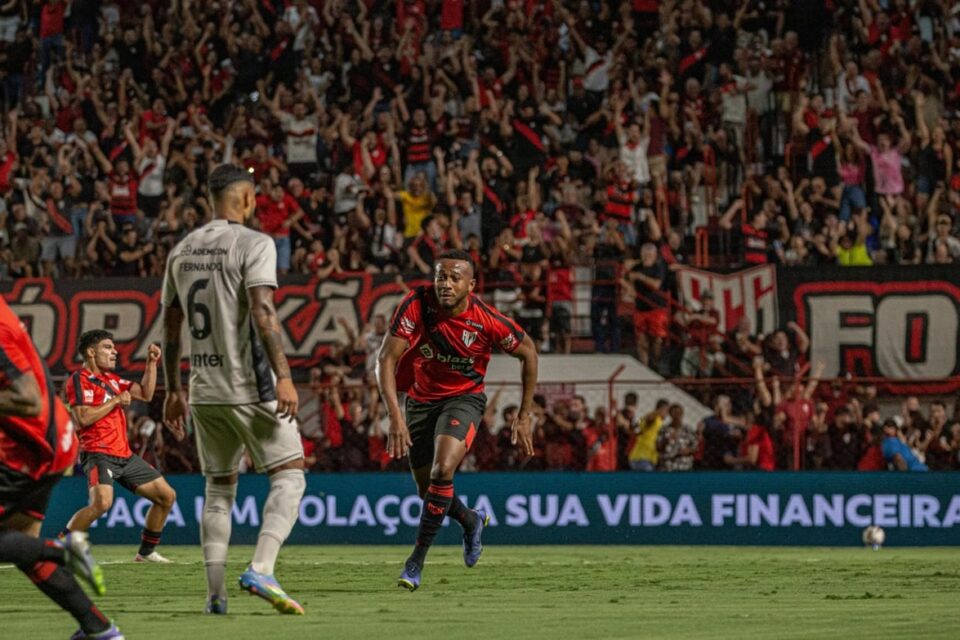 Maranhão em partida pelo Atlético Goianiense
