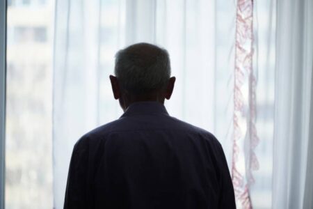 Idoso enganado por 10 anos perde mais de R$ 600 mil; operação prende três suspeitos em Goiânia