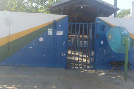 Aluno é agredido dentro de escola após discussão por jogo online em Aparecida