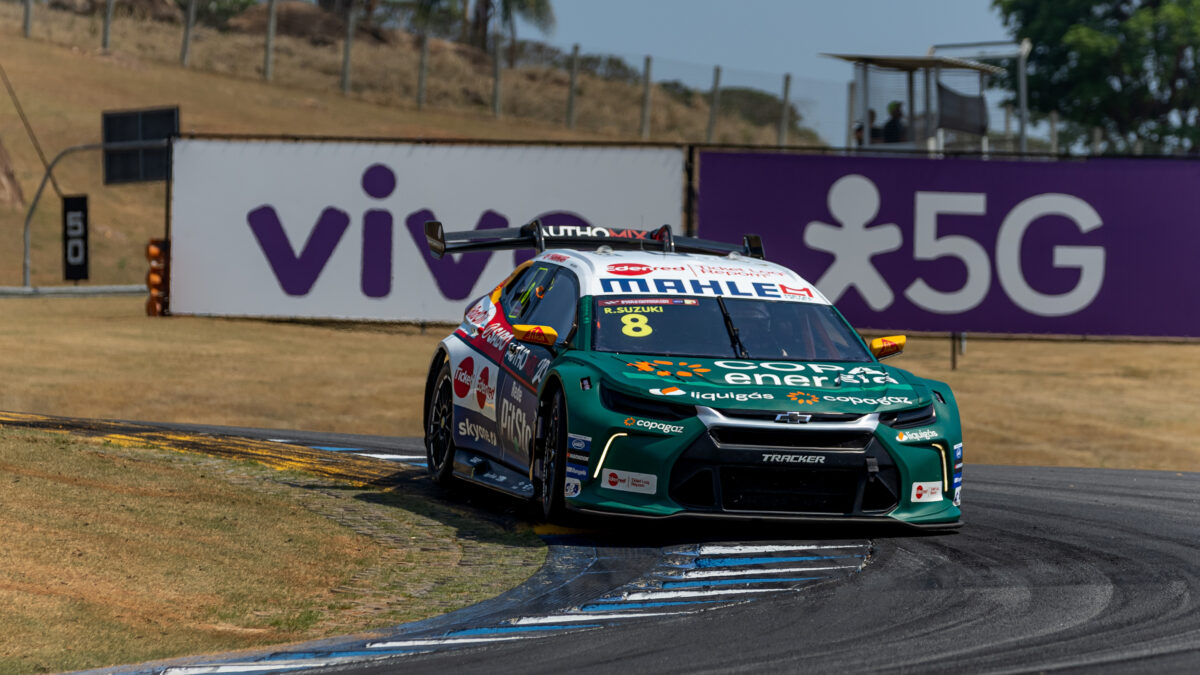 Rafael Suzuki, vencedor da corrida do Velocitta