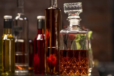 'Reaproveitamento de garrafas é porta para a falsificação': empresa de Aparecida atua contra reuso indevido