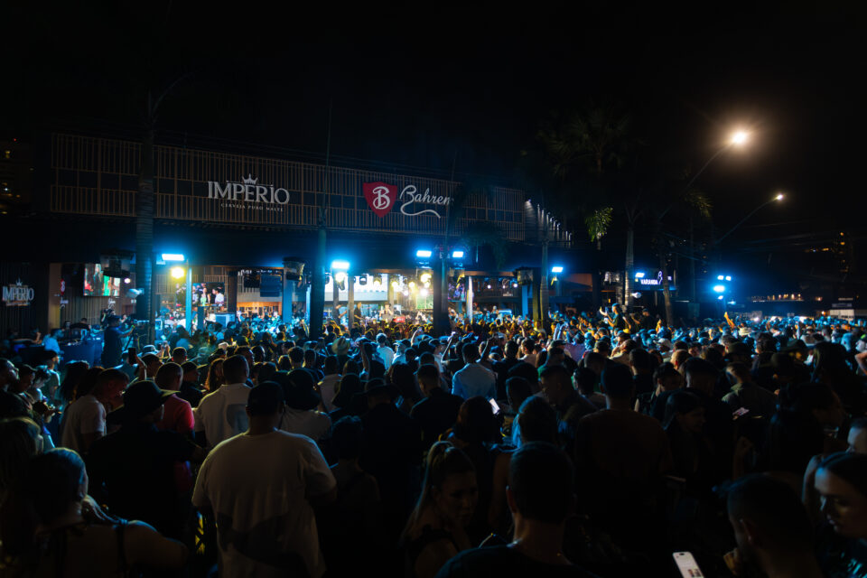 d1c3c209 john1337 Natanzinho Lima reúne duas mil pessoas em show do projeto “Bar em Bar” em Goiânia