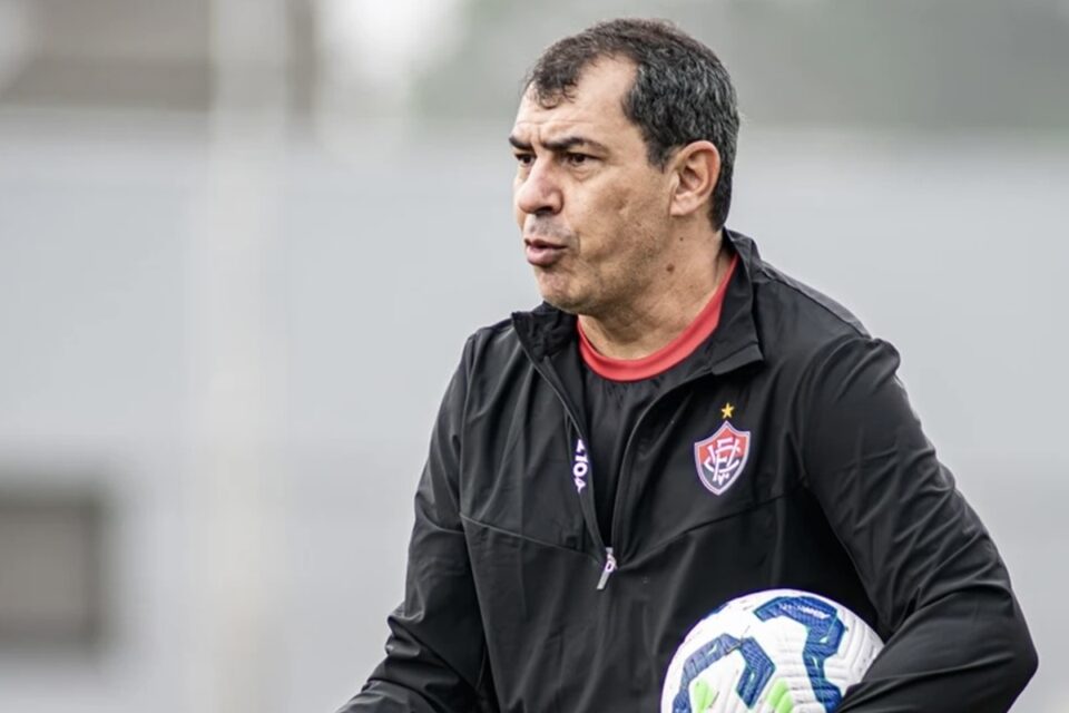 Fábio Carille em seu último trabalho no Vitória