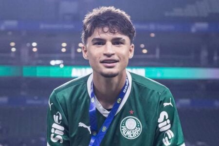 Larson, volante do Palmeiras