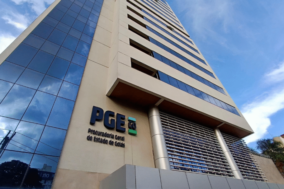 ⁠PGE-GO abre inscrições para estágio em Direito com bolsa de R$ 1 mil