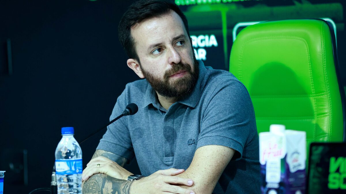 Goiás demite Lucas Andrino neste domingo