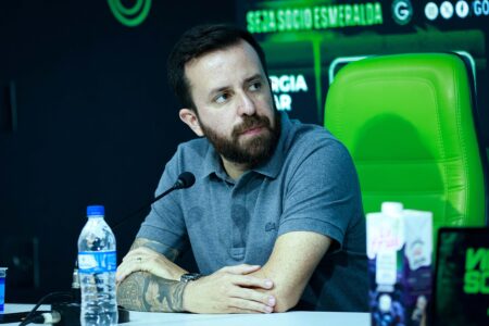 Goiás demite Lucas Andrino neste domingo