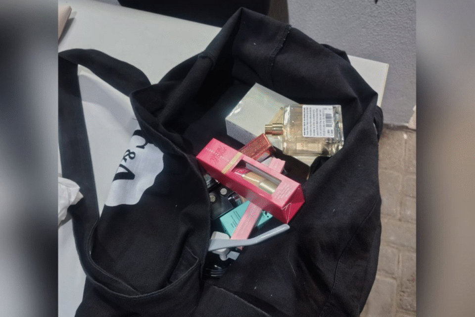 fbb57a85 captura de tela 2025 10 08 170441 Casal é preso por furtar roupas e itens de beleza em shopping da região da 44, em Goiânia