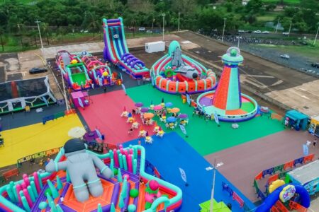 Parque com brinquedos infláveis gigantes chega a Grande Goiânia no Dia das Crianças