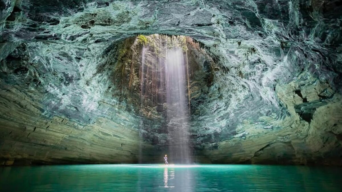 Alexandre Lobo fotografa as profundezas Espeleologia espeleólogo que explorou mais de mil cavernas revela mistérios, descobertas