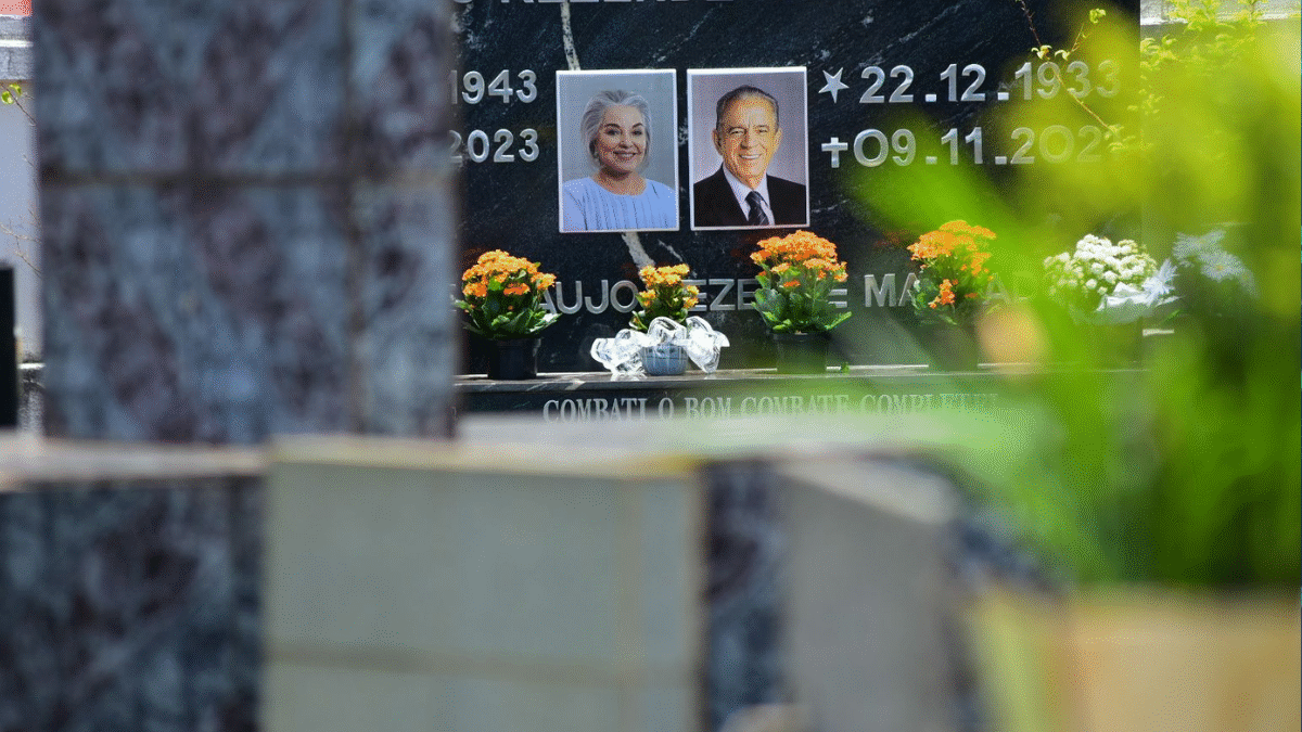 Túmulo de Iris no cemitério Santana recebe homenagens no dia de Finados (Foto: Jucimar de Sousa)