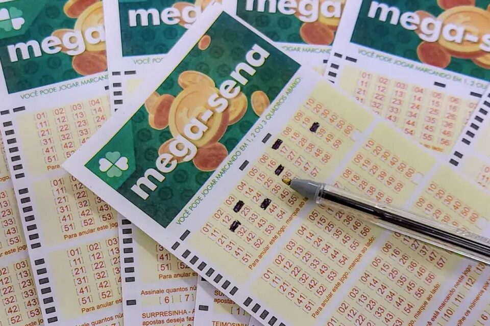 Apostas de Goiás acertam números da Mega-Sena e levam mais de R$ 290 mil; veja dezenas sorteadas Nenhum apostador acertou as seis dezenas