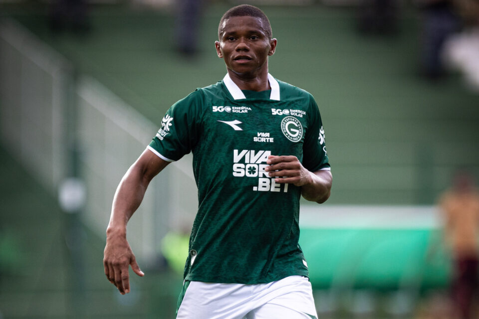 Juninho, volante do Goiás