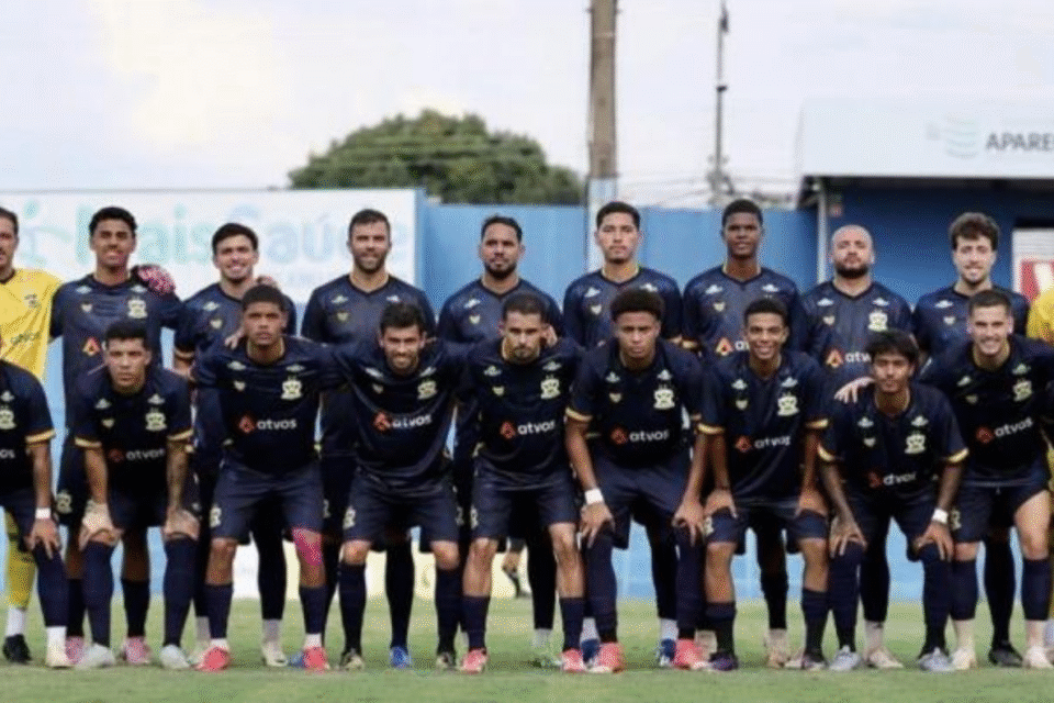 Equipe do Mineiros na disputa do Campeonato Goiano da Terceira Divisão