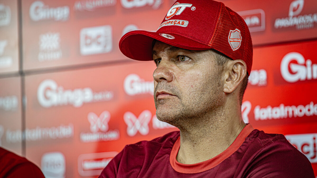 Louzer lamenta resultado e foca em terminar melhor a Série B