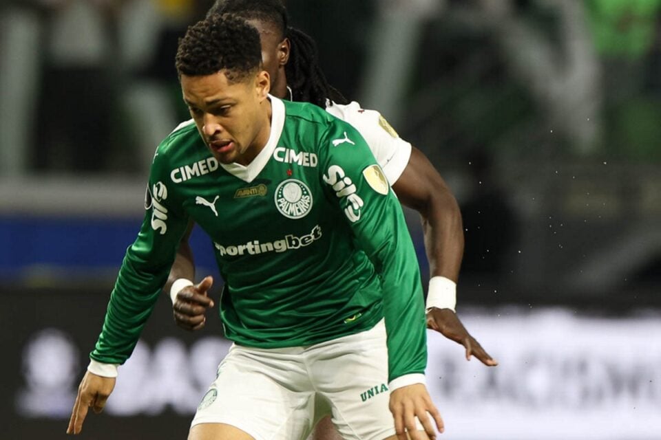 Vitor Roque em partida pelo Palmeiras