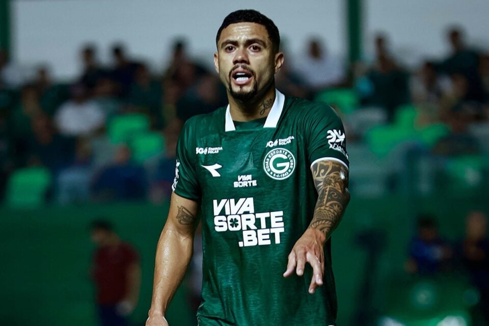 Wellington Rato durante jogo do Goiás