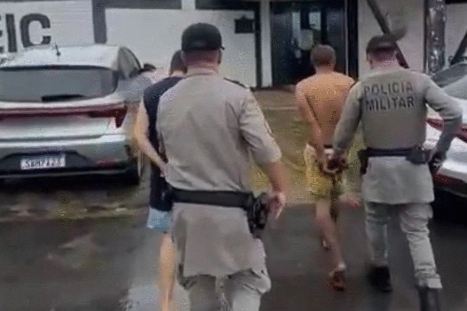 Dupla é presa suspeita de matar homem a facadas em Aparecida: “Sei que foram mais de duas”