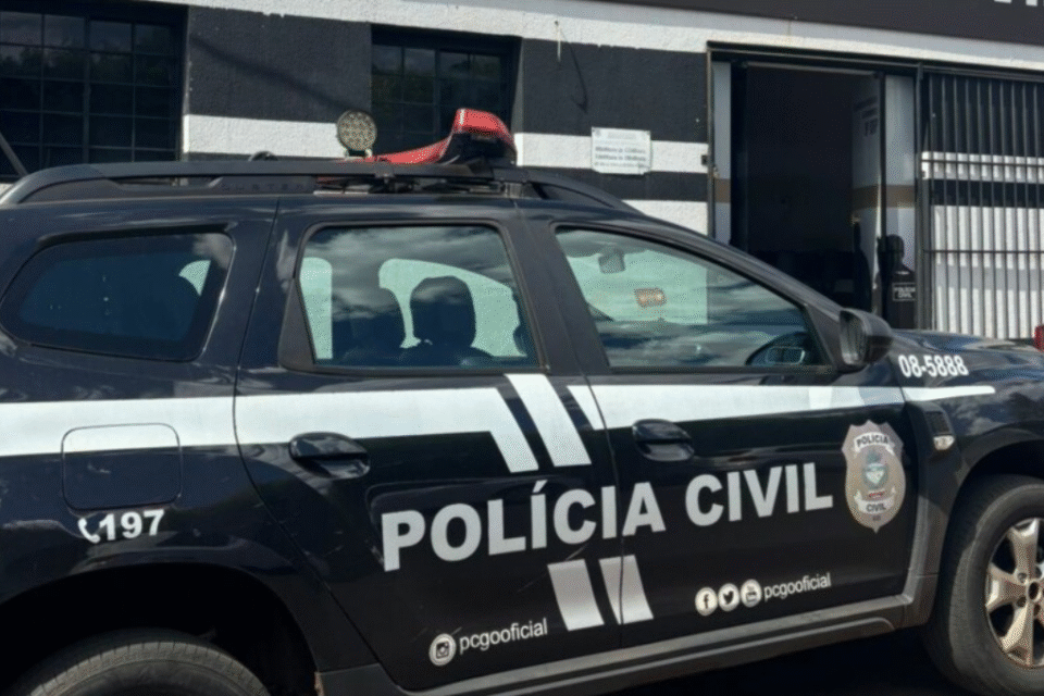 Imagem de uma viatura da polícia civil