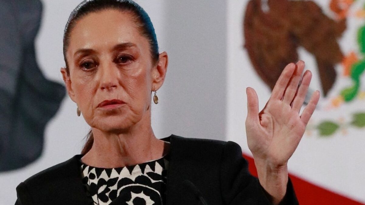 Agressor tocou nos seios de Claudia Sheinbaum e tentou beijá-la Vídeo: Presidente do México sofre assédio sexual na rua; homem foi preso