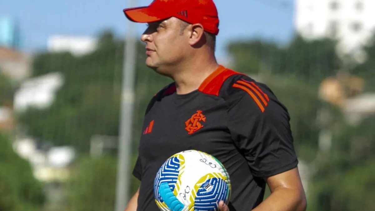 Aparecidense contrata ex-goleiro do Goiás como novo treinador