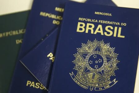 Governo amplia verba da PF após ameaça de suspender emissão de passaportes Valor veio de corte em ação que custeia programas habitacionais