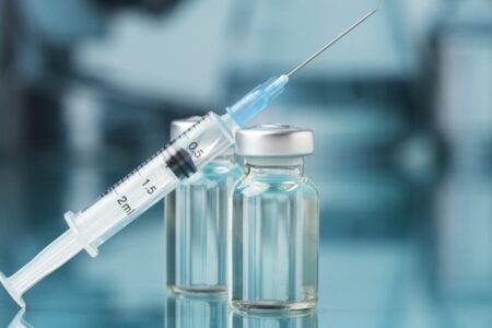 Dengue: Butantan já tem vacinas prontas à espera do aval da Anvisa Imunizante em dose única protege contra os quatro sorotipos da doença