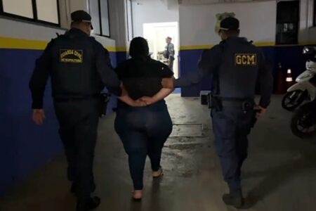 Imagem da mulher presa