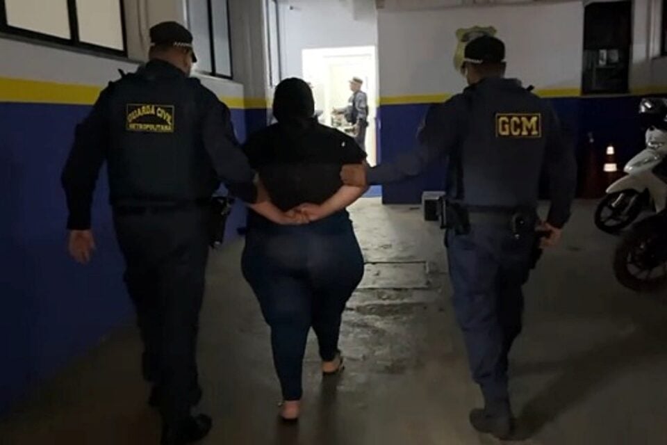 Imagem da mulher presa