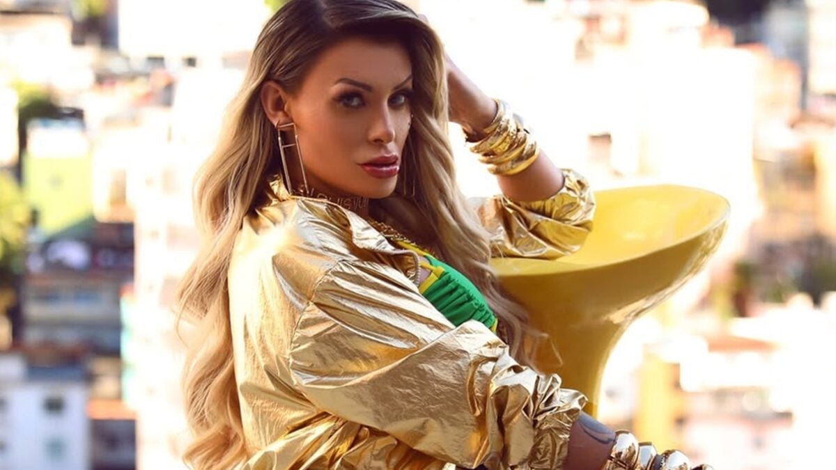 Andressa Urach aposta no funk ostentação e fala sobre fé em fase como MC Ímola fé em Deus quando estou cantando proibidão ex-Igreja Universal