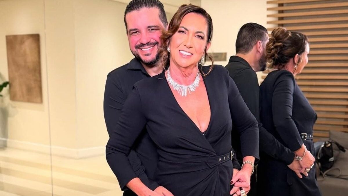 Namorado 21 anos mais jovem que Margareth Serrão, mãe de Virginia, se pronuncia após ser chamado de gigolô Danilo Sanfoneiro rebateu críticas