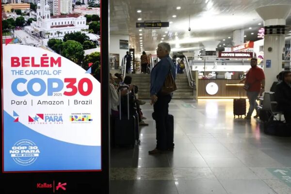 Um brigadeiro custa R$ 20 e um brownie sai por R$ 30 Preços elevados na COP30: Água por R$ 20 e coxinha a R$ 35