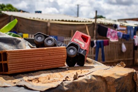 Juiz proíbe Equatorial de cortar energia na Ocupação Paulo Freire, em Goiânia