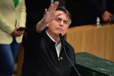 Bolsonaro pede autorização ao STF para receber atendimento dermatológico em casa