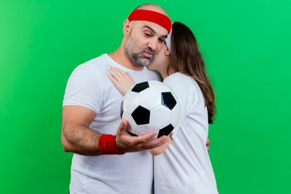 60% dos homens não namorariam torcedora do time rival 25% disseram ter ido a um primeiro encontro vestindo camisa de time
