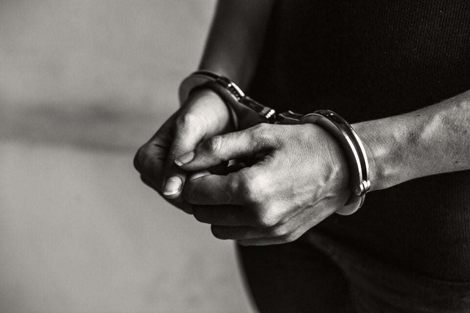 Homem é condenado a 54 anos de prisão por mandar matar dois irmãos em Cidade Ocidental Vítimas tinham 13 e 16 anos de idade