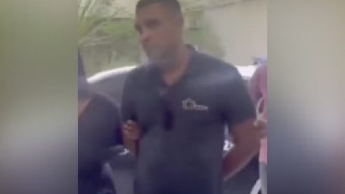 Homem é condenado por matar rapaz que recusou aperto de mão em lanchonete Caio Sechim Simões foi levado a júri popular Rio de Janeiro