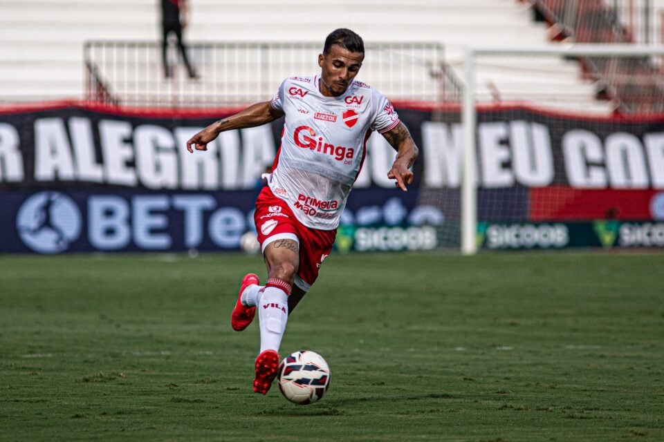 Guilherme Parede, atacante do Vila Nova