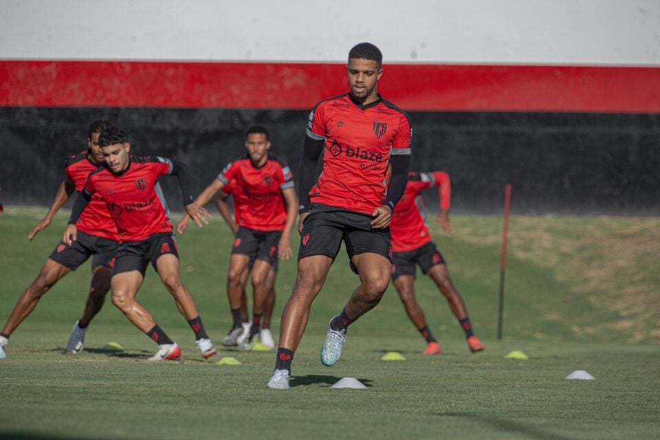 Robert deverá voltar a equipe titular do Goiás