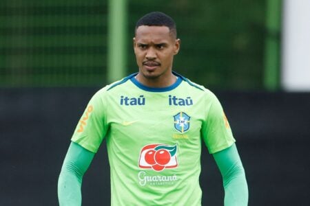 John, goleiro do Nottingham Forest