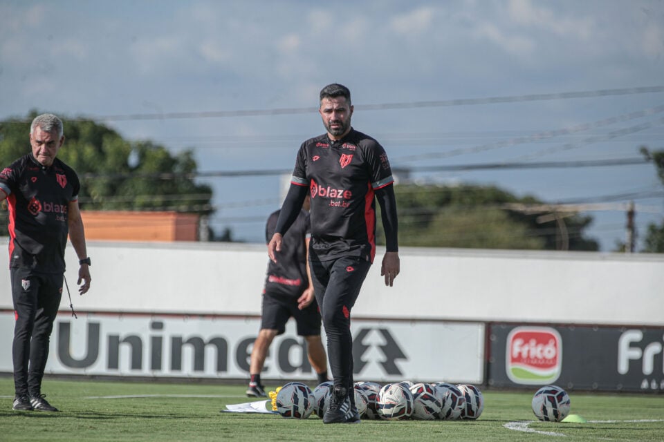 Lacerda ainda acredita no acesso e projeta próximo jogo