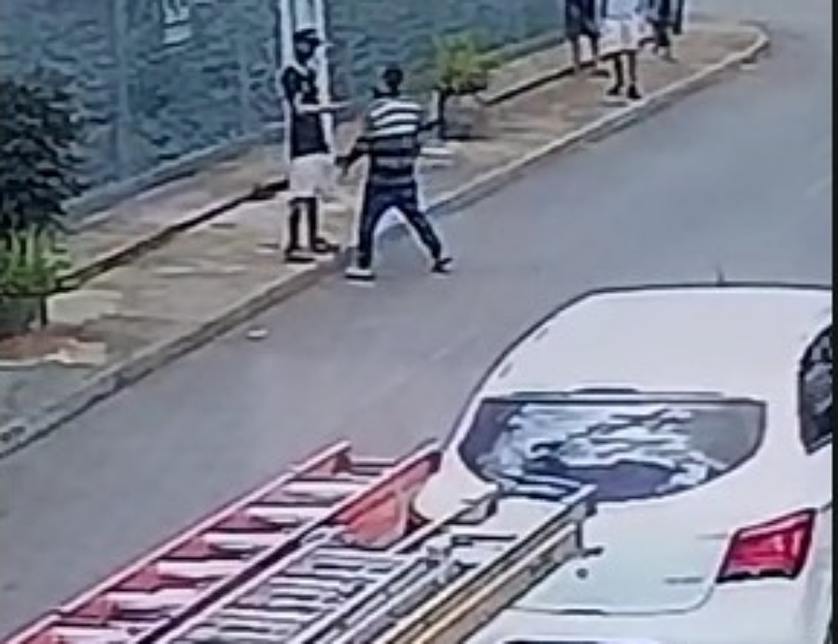 Imagem do momento da briga