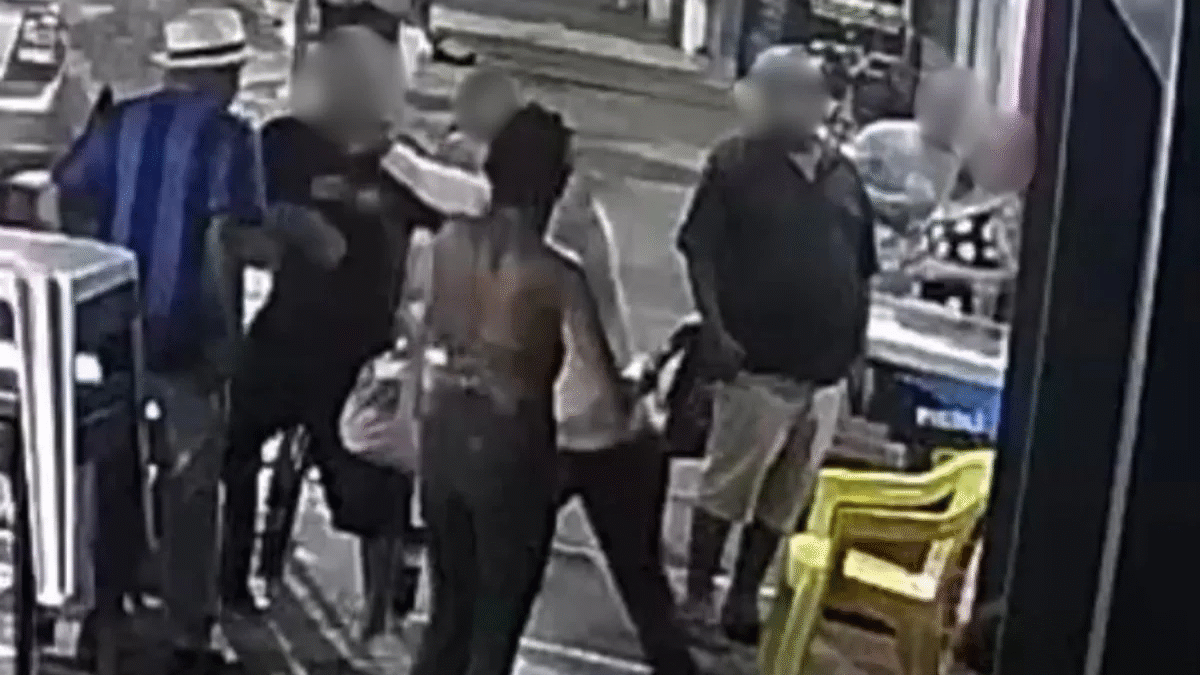Homem morre esfaqueado em frente a restaurante no Setor Norte Ferroviário em Goiânia (Foto: Reprodução)