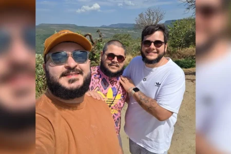 'Passo para resguardar direitos': diz professor que teve trisal reconhecido como união estável