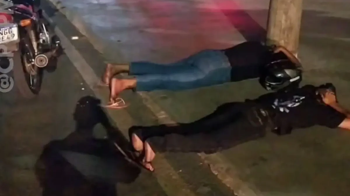 Imagem da dupla na hora da abordagem