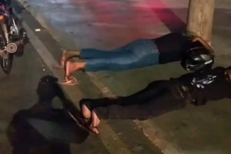 Imagem da dupla na hora da abordagem