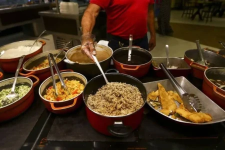 Lula assina decreto que muda regras para vale-refeição e alimentação