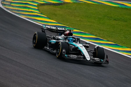 Carro da Mercedes durante GP de São Paulo