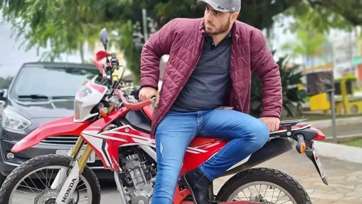 Júri popular absolve sobrinho de Bolsonaro de acusação de tentativa de feminicídio Orestes Bolsonaro foi condenado apenas por lesão corporal